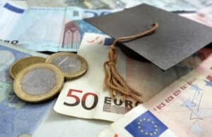 In arrivo le borse di studio per gli orfani di crimini domestici e di madre