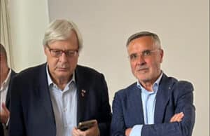 Vittorio Sgarbi in visita al palazzo della Divina Provvidenza