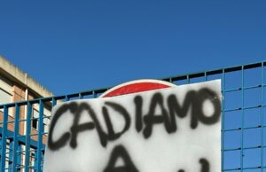 Studenti della “Emanuela Loi” in protesta: “Cadiamo a pezzi”