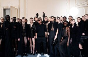 Paris Fashion Week: la collezione total black di Piccioli illumina la femminilità