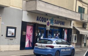 Armato di martello, rapina Acqua&Sapone a Nettuno
