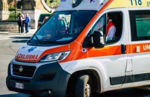 Ares 118: “I mezzi arrivati in 20 minuti” Ma ammette il “problema” barelle