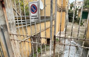 Acqualatina e la rete idrica colabrodo: in via degli Elci ad Anzio segnalata perdita da due mesi