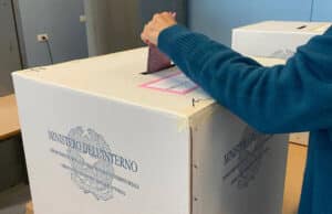 Anzio, fotografa la scheda elettorale: denunciata elettrice