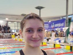 Nuoto – Arianna Clavari centra il campionato italiano di fondo indoor e l’assoluto di mezzo fondo