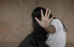 Quindicenne due volte violentata da due ragazzi di 15 e 17 anni
