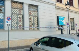 Anzio, il Comune precisa: “I bagni chimici sul marciapiede adiacente ai parcheggi per disabili”